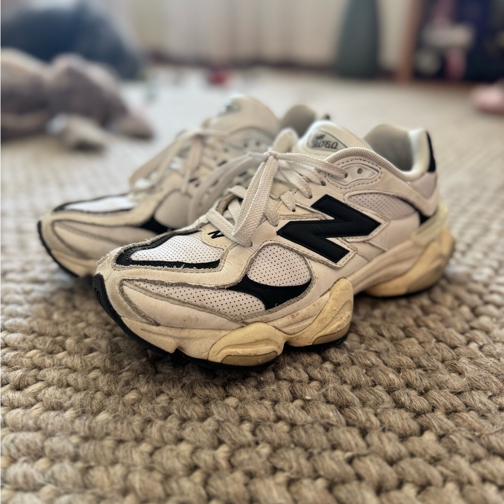 NEW BALANCE 9060 NB white and black tennis shoes